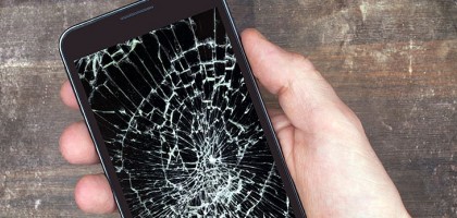 Solidne wykonanie telefonu dla starszych