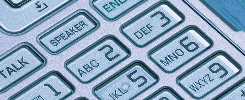 Duże klawisze w telefonach dla emerytów